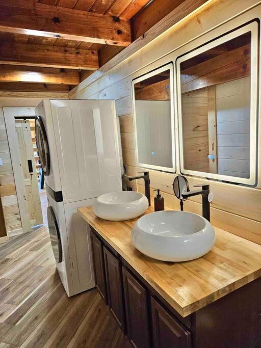 Modern Lake Side Nest• Hotub Fenced Yard King Beds Sevierville Exteriör bild