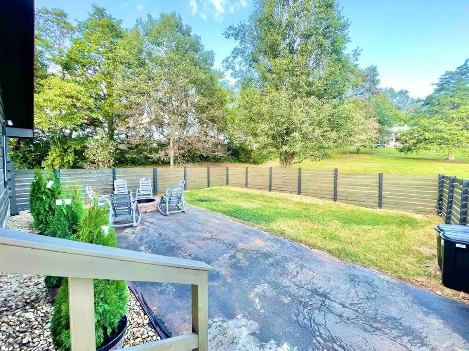 Modern Lake Side Nest• Hotub Fenced Yard King Beds Sevierville Exteriör bild