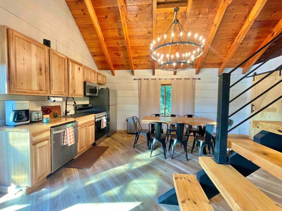 Modern Lake Side Nest• Hotub Fenced Yard King Beds Sevierville Exteriör bild